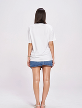Load image into Gallery viewer, Maku Juicy Oversize Tee - White