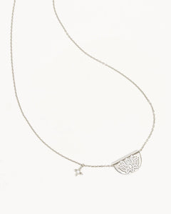By Charlotte Live in Light Lotus Necklace Silver