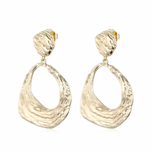 Load image into Gallery viewer, F+H Oyster Shell Earrings