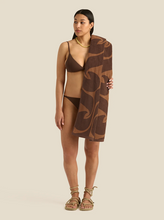 Load image into Gallery viewer, Soleil Soleil Wave Towel - Umber