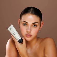 Load image into Gallery viewer, Avocado Zinc Natural Tinted Moisturiser- Light