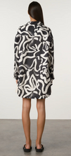 Load image into Gallery viewer, Zulu &amp; Zephyr Paint Flower Linen Shirt