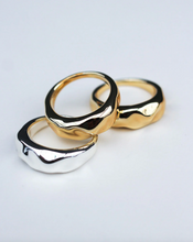 Load image into Gallery viewer, F+H Wonky Ring - Gold