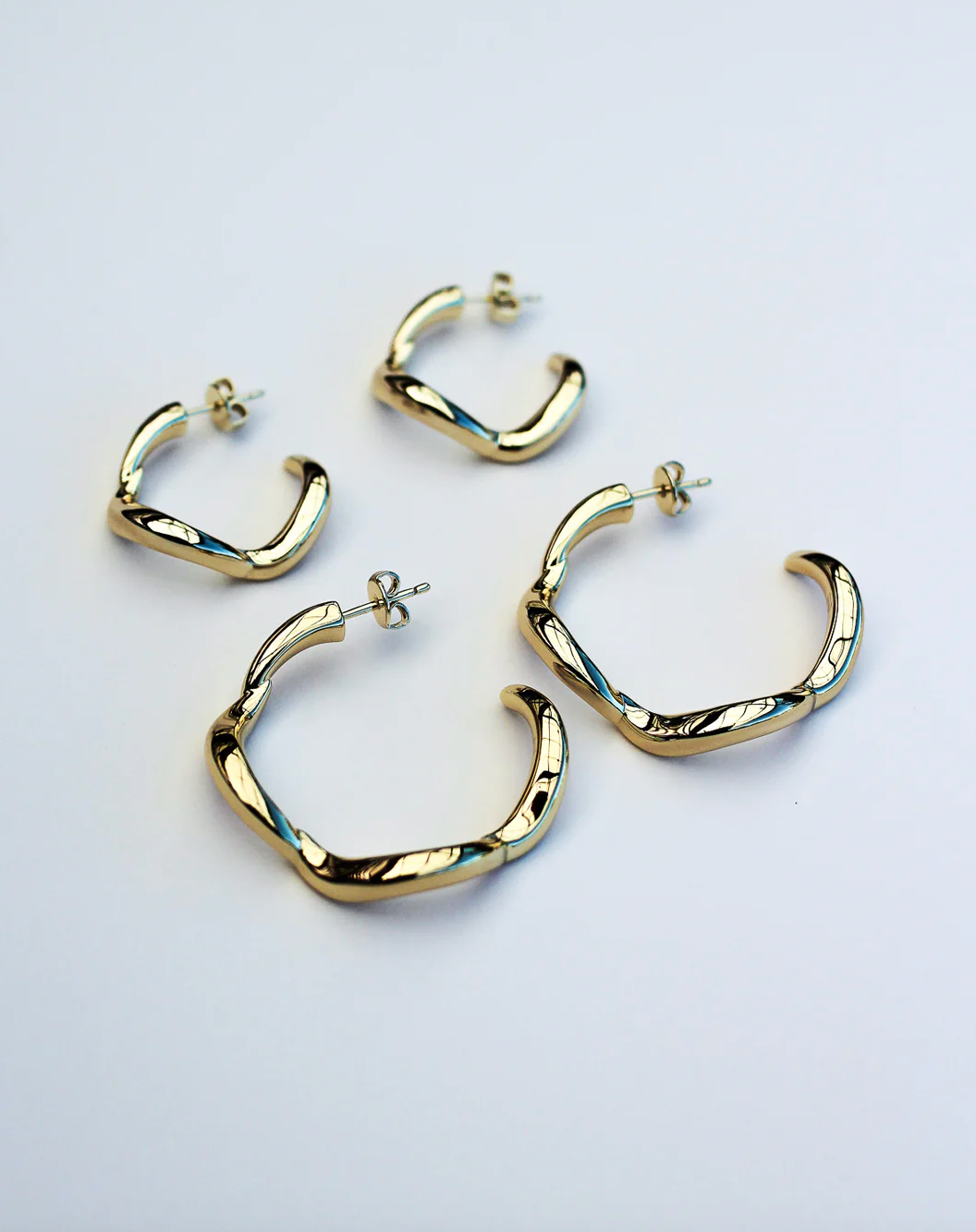 F+H Wave Hoop Earrings Small- Gold