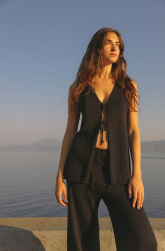 Arcaa Poppy Reversible Longline Top - Black