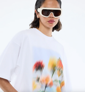 Ena Pelly Blurred Daisy Frame