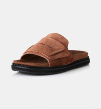 Load image into Gallery viewer, Alias Mae Pari - Mocha Suede