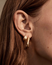 Load image into Gallery viewer, Kirstin Ash Tresor Hoops Small