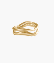 Load image into Gallery viewer, Kirstin Ash Tempo Stacking Ring Set - Gold