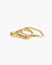 Load image into Gallery viewer, Kirstin Ash Tempo Stacking Ring Set - Gold