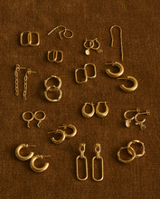 Load image into Gallery viewer, Kristin Ash Roam Hoops Medium - Gold