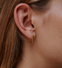 Load image into Gallery viewer, Kirstin Ash Roam Hoops - Gold
