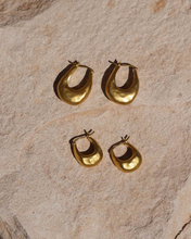 Load image into Gallery viewer, Kirstin Ash Essence Hoops