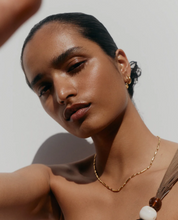Load image into Gallery viewer, Kirstin Ash Glow Hoops Small - Gold