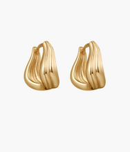 Load image into Gallery viewer, Kirstin Ash Rise Hoops - Gold