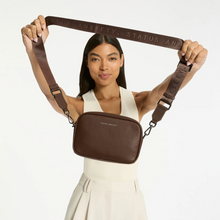 Load image into Gallery viewer, Status Anxiety Plunder with Dual Straps - Cocoa