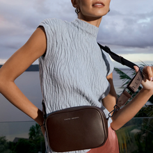 Load image into Gallery viewer, Status Anxiety Plunder with Dual Straps - Cocoa