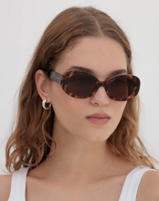 Load image into Gallery viewer, Lu Goldie Valentina - Tort