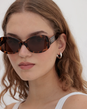 Load image into Gallery viewer, Lu Goldie Valentina - Tort
