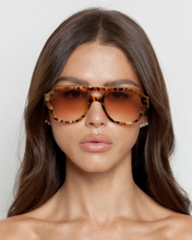 Load image into Gallery viewer, Lu Goldie Ruby - Tort and Tan