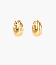 Load image into Gallery viewer, Kirstin Ash Ritual Hoops - Gold