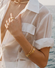Load image into Gallery viewer, Kirstin Ash Fold Bangle