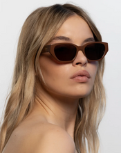 Load image into Gallery viewer, Lu Goldie Esme - Cinnamon