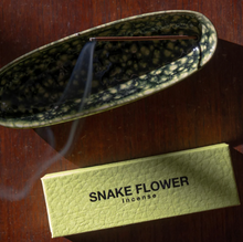 Load image into Gallery viewer, Gentle Habits The a collector Ceramic Holder - Green