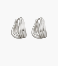 Load image into Gallery viewer, Kirstin Ash Rise Hoops - Silver