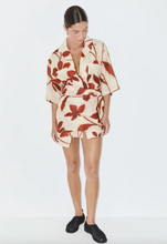 Load image into Gallery viewer, Zulu &amp; Zephyr Ruby Floral Cotton Sarong