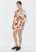 Load image into Gallery viewer, Zulu &amp; Zephyr Ruby Floral Cotton Sarong